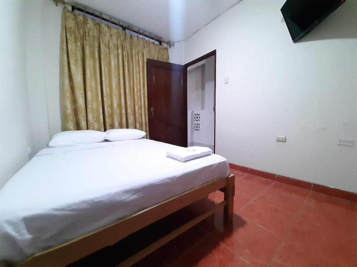 Guest House ตุมเบส ภายนอก รูปภาพ