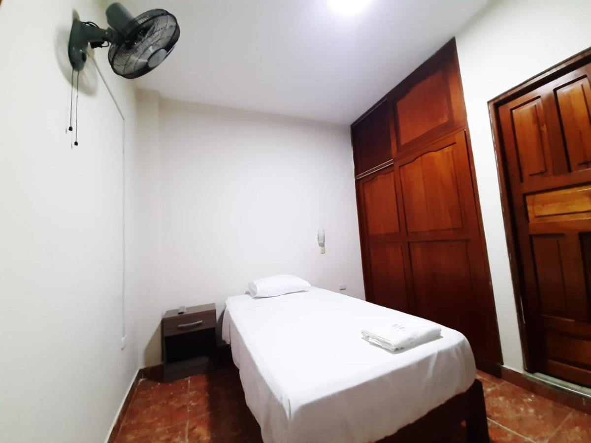 Guest House ตุมเบส ภายนอก รูปภาพ
