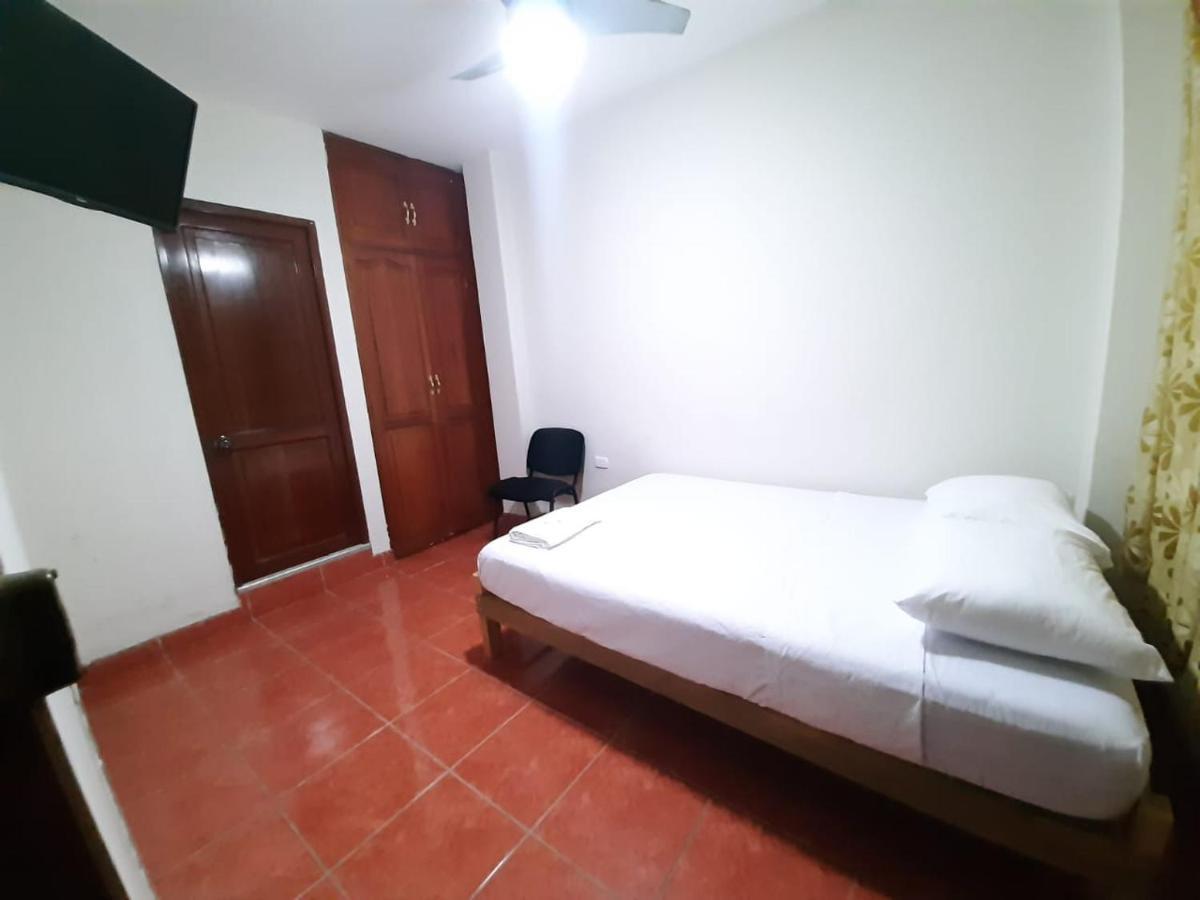 Guest House ตุมเบส ภายนอก รูปภาพ