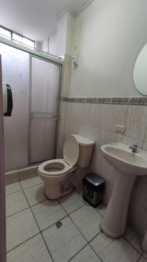 Guest House ตุมเบส ภายนอก รูปภาพ