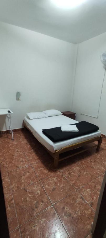 Guest House ตุมเบส ภายนอก รูปภาพ