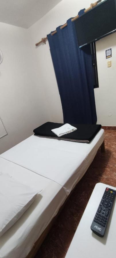 Guest House ตุมเบส ภายนอก รูปภาพ