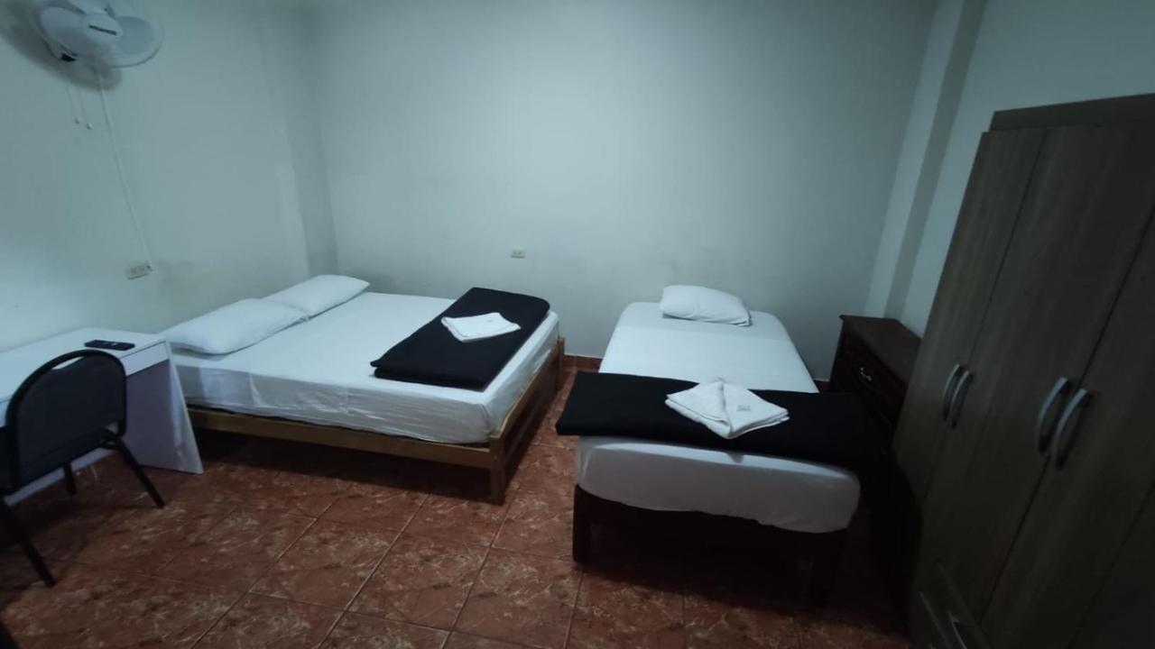 Guest House ตุมเบส ภายนอก รูปภาพ