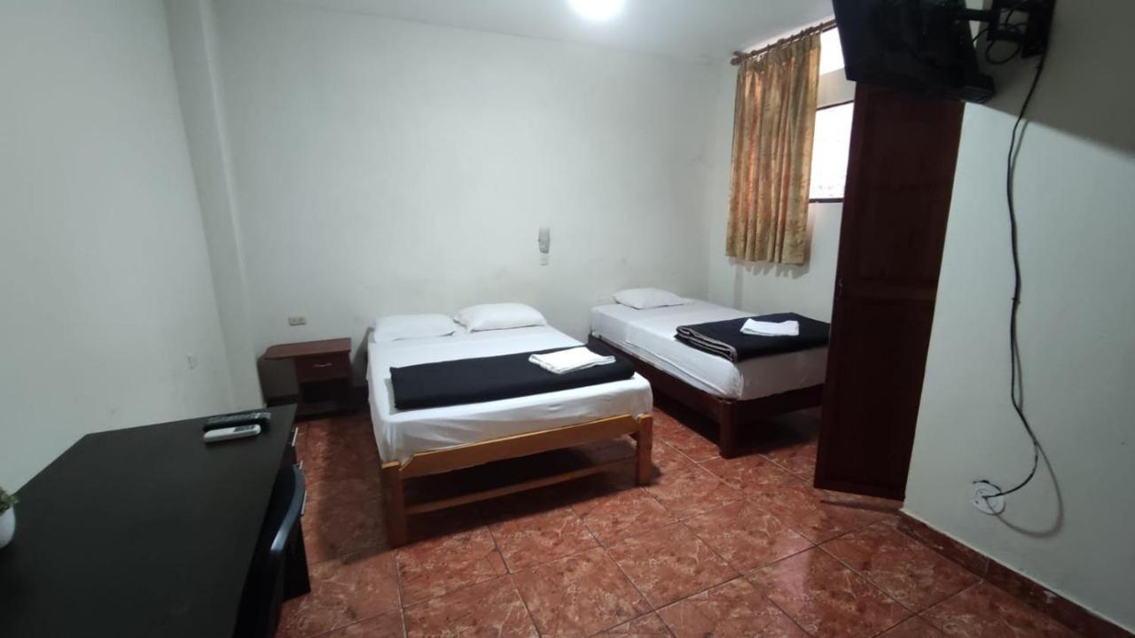 Guest House ตุมเบส ภายนอก รูปภาพ
