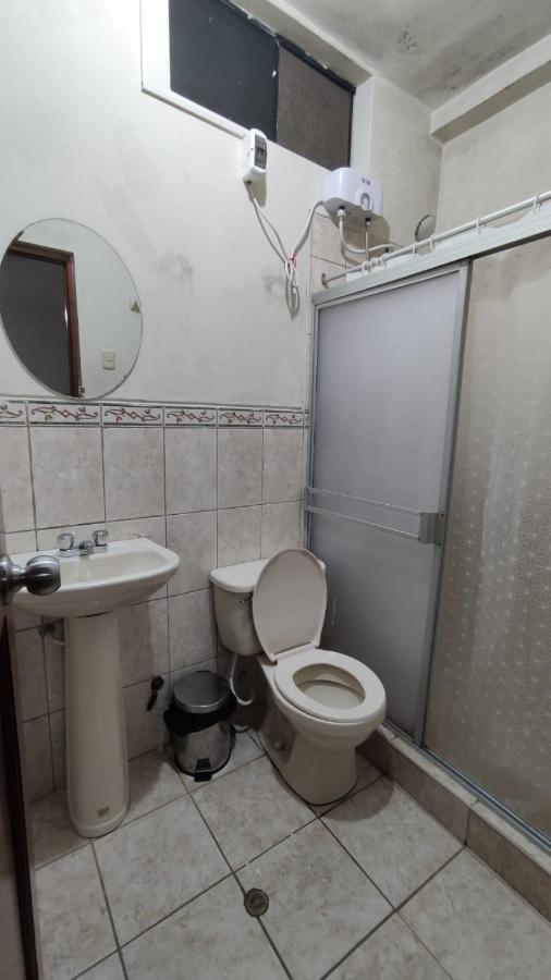 Guest House ตุมเบส ภายนอก รูปภาพ